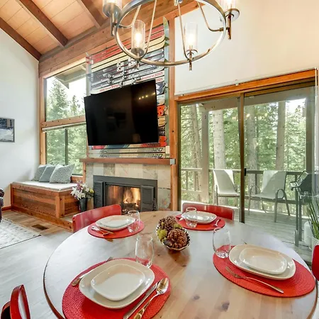 Classic Truckee Condo 1 Mi To Northstar Village!